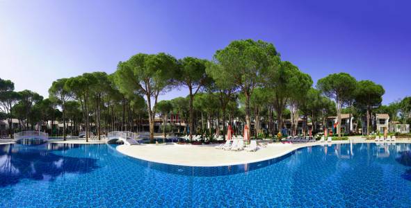 SELECTUM LUXURY RESORT Pools & Beach